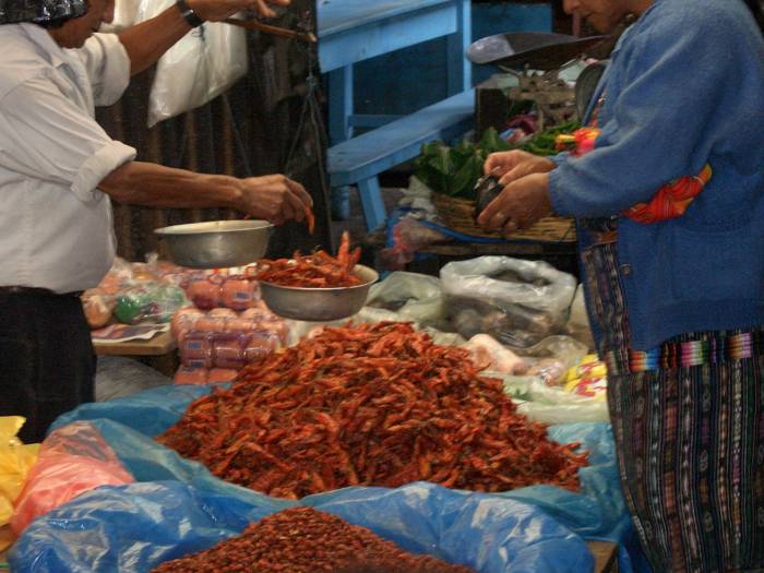 Getrocknete Chilis auf dem Markt